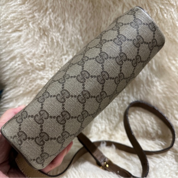 Authentic Vintage Gucci - Picture 13 of 16